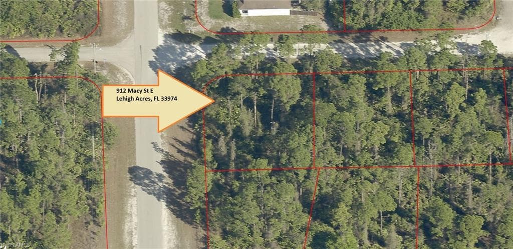 912 Macy ST E LEHIGH ACRES, FL 33974
