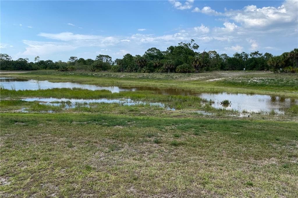 5005 Dolphin CIR LABELLE, FL 33935