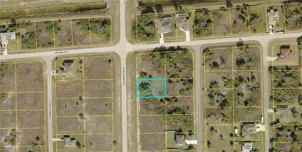 913 Columbus BLVD S LEHIGH ACRES, FL 33974