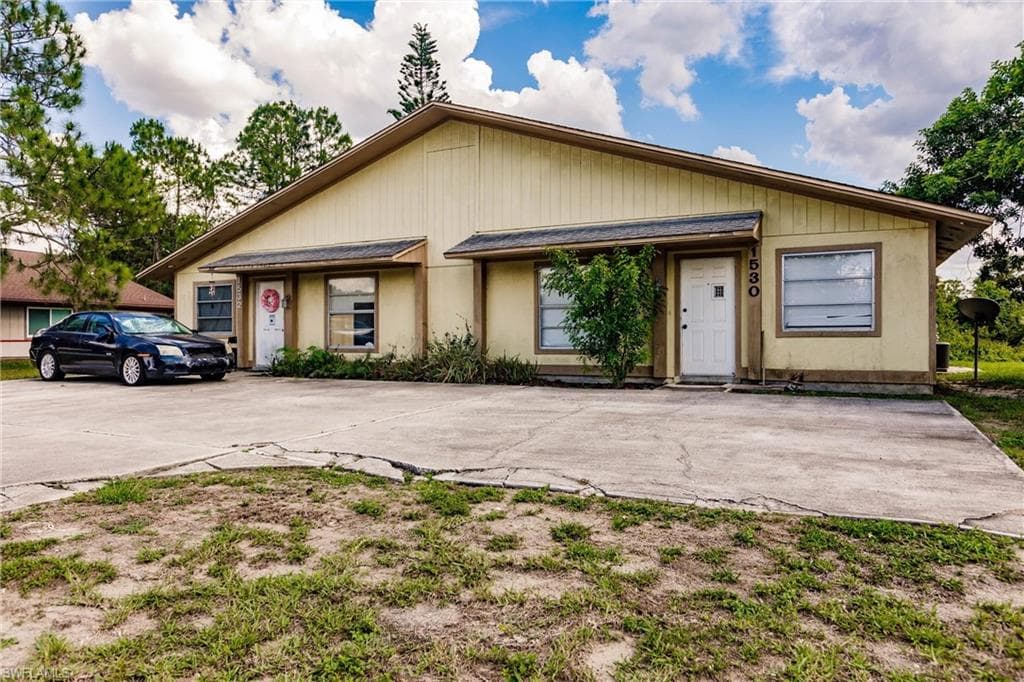 1530/1532 E 12th ST LEHIGH ACRES, FL 33972