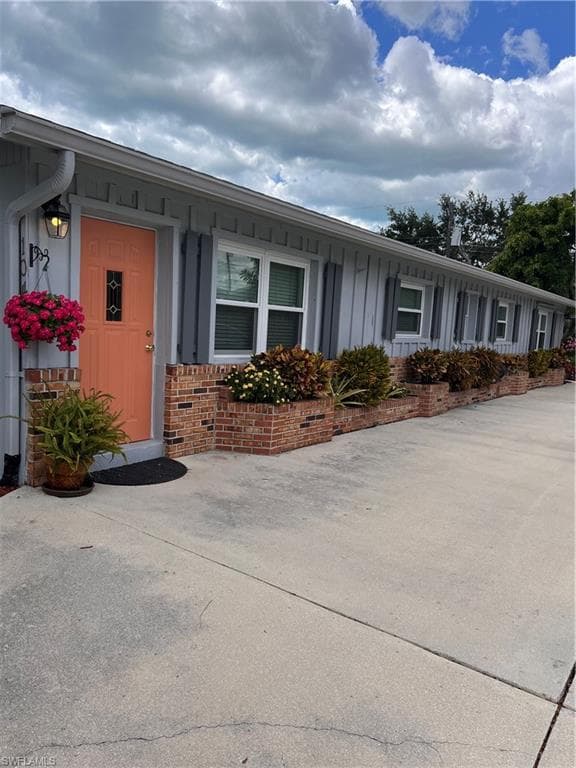 1045 Granada BLVD NAPLES, FL 34103