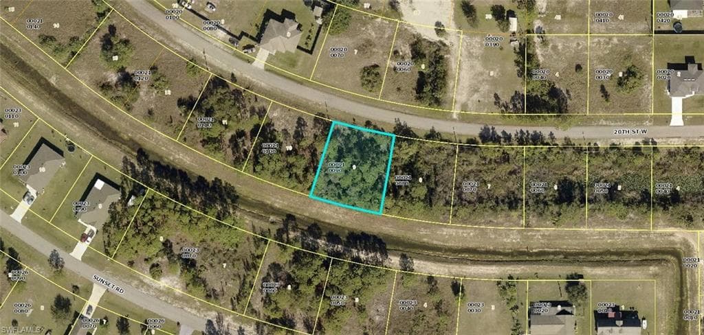3913 20th ST W LEHIGH ACRES, FL 33971