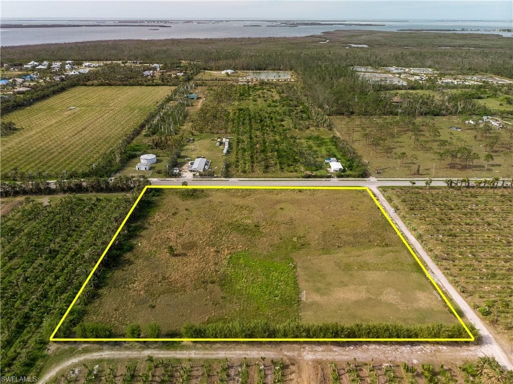 7401 Bullwinkle WAY BOKEELIA, FL 33922