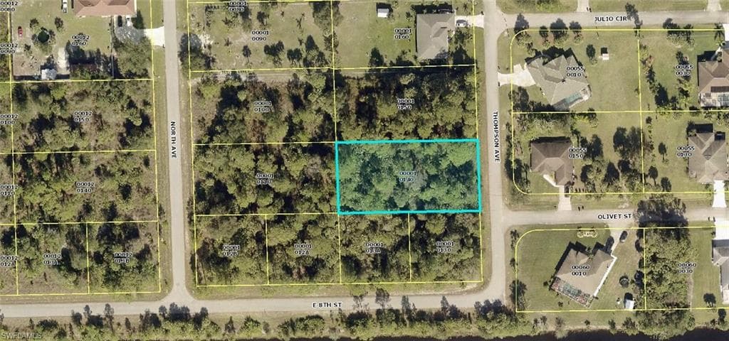 803 Thompson AVE LEHIGH ACRES, FL 33972