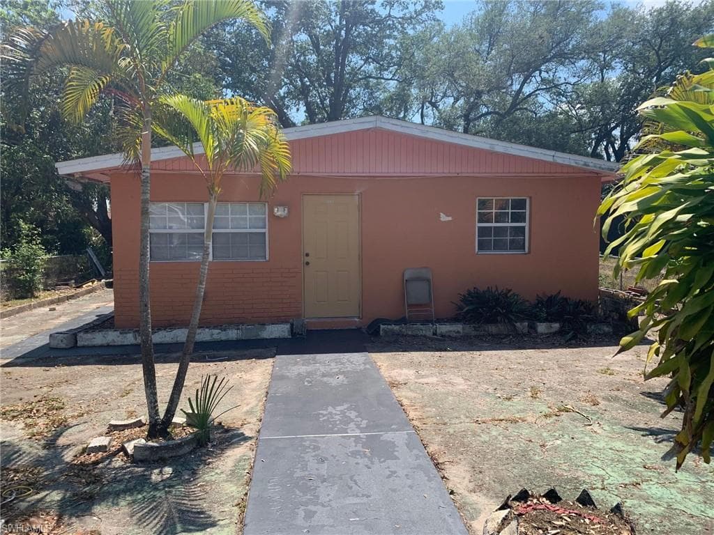 2640 saint charles ST FORT MYERS, FL 33916