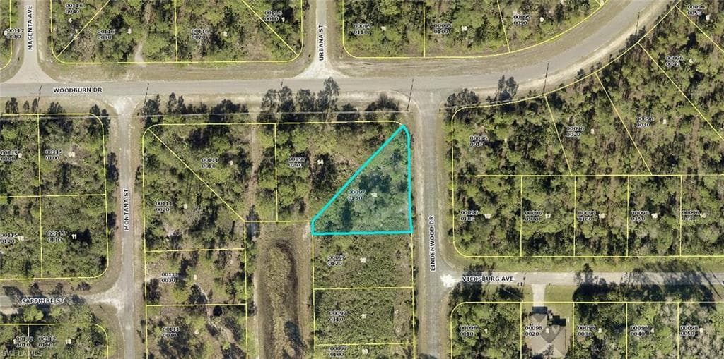 1865 Lindenwood DR LEHIGH ACRES, FL 33972