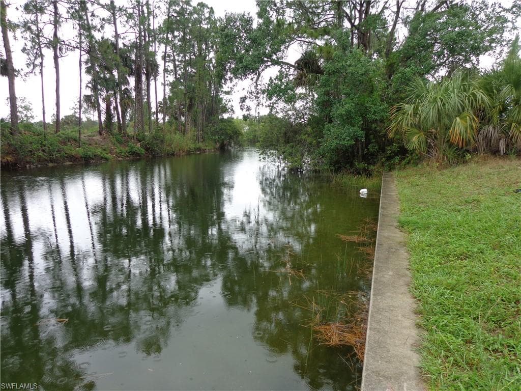1606 NE 33rd LN CAPE CORAL, FL 33909