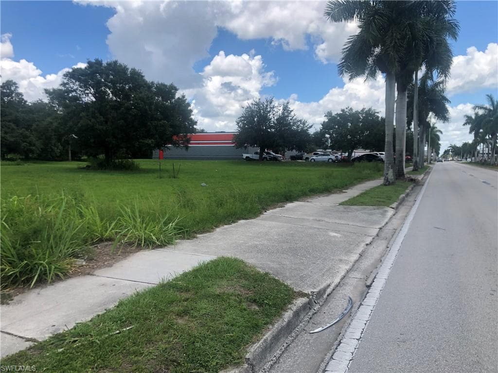 3727 Palm Beach BLVD FORT MYERS, FL 33916