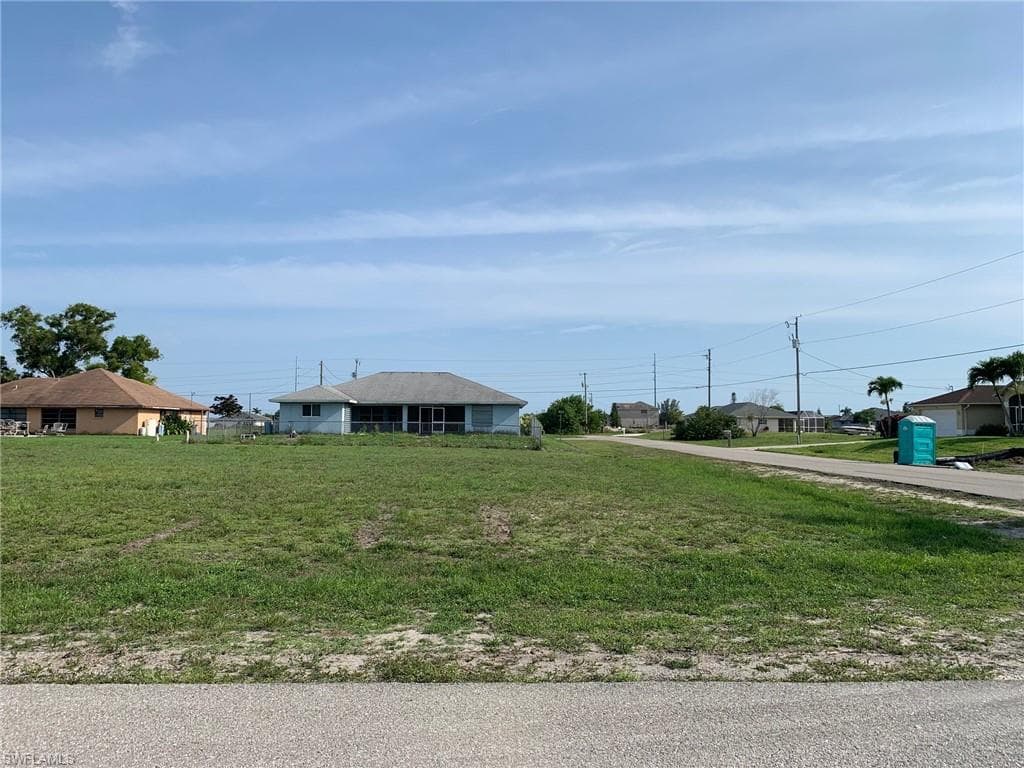 232 NW 9th TER CAPE CORAL, FL 33993