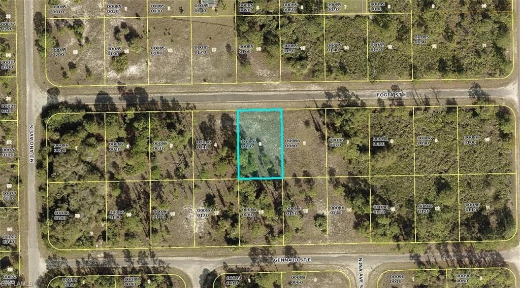 1240 FOGIA ST E LEHIGH ACRES, FL 33974