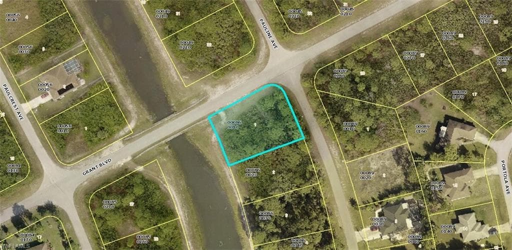 410 Pauline AVE LEHIGH ACRES, FL 33974