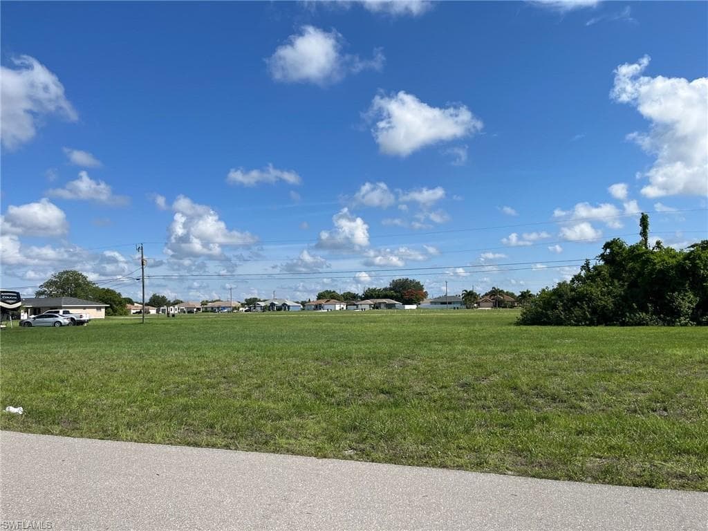 1025 NE 8th ST CAPE CORAL, FL 33909