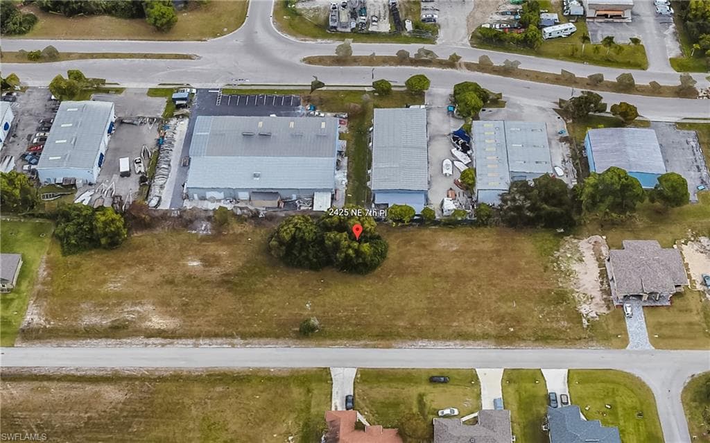 2425 NE 7th PL CAPE CORAL, FL 33909