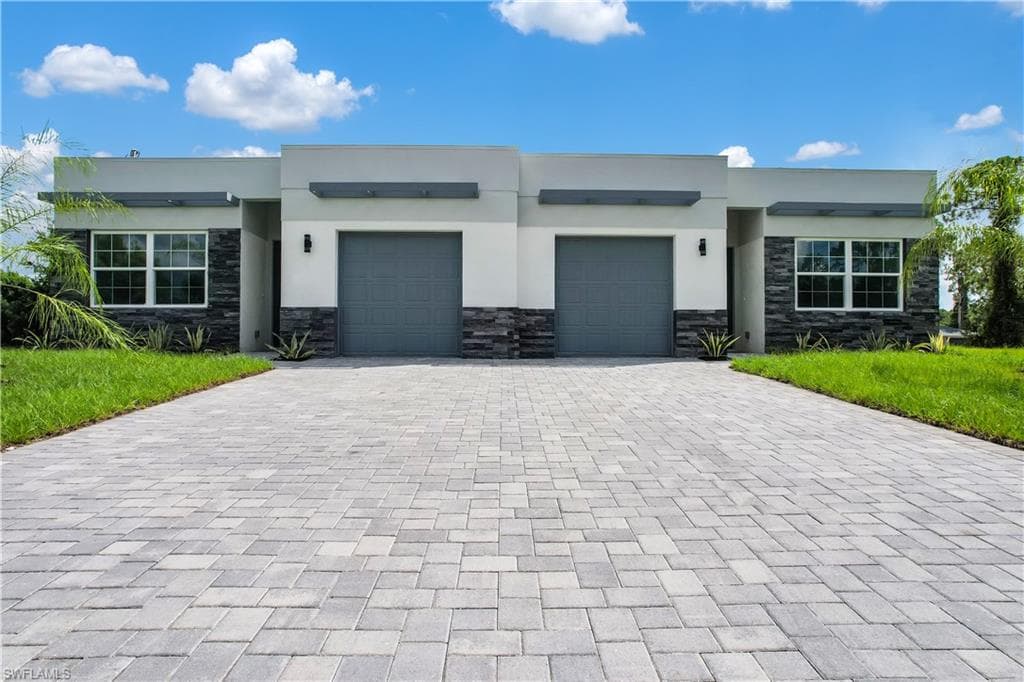 834/836 Motel ST E LEHIGH ACRES, FL 33974