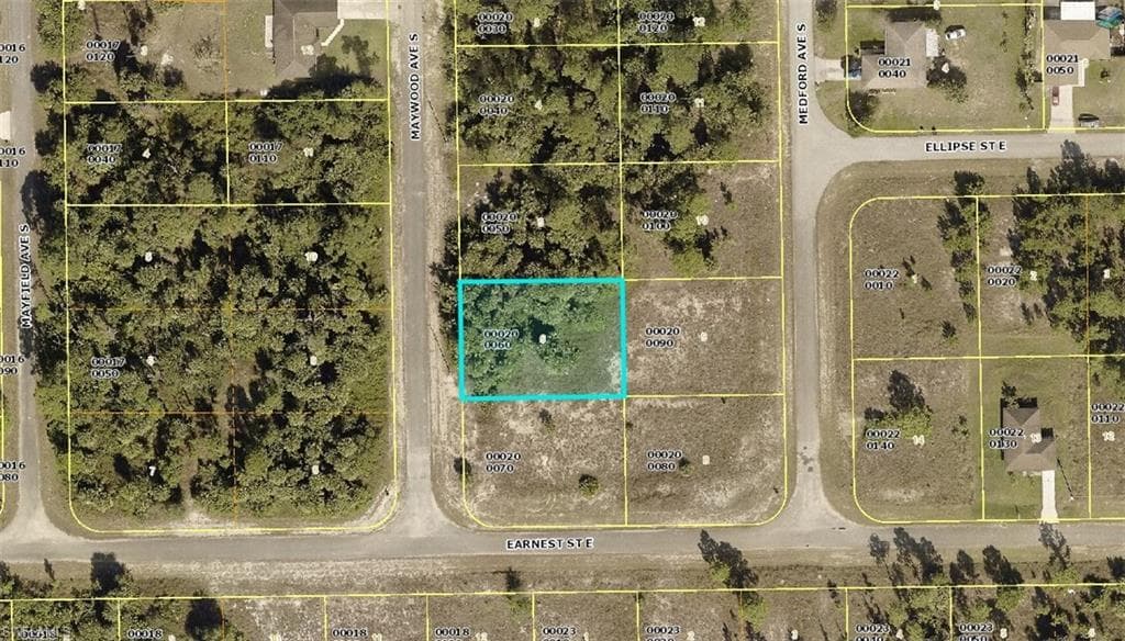 917 Maywood AVE S LEHIGH ACRES, FL 33974