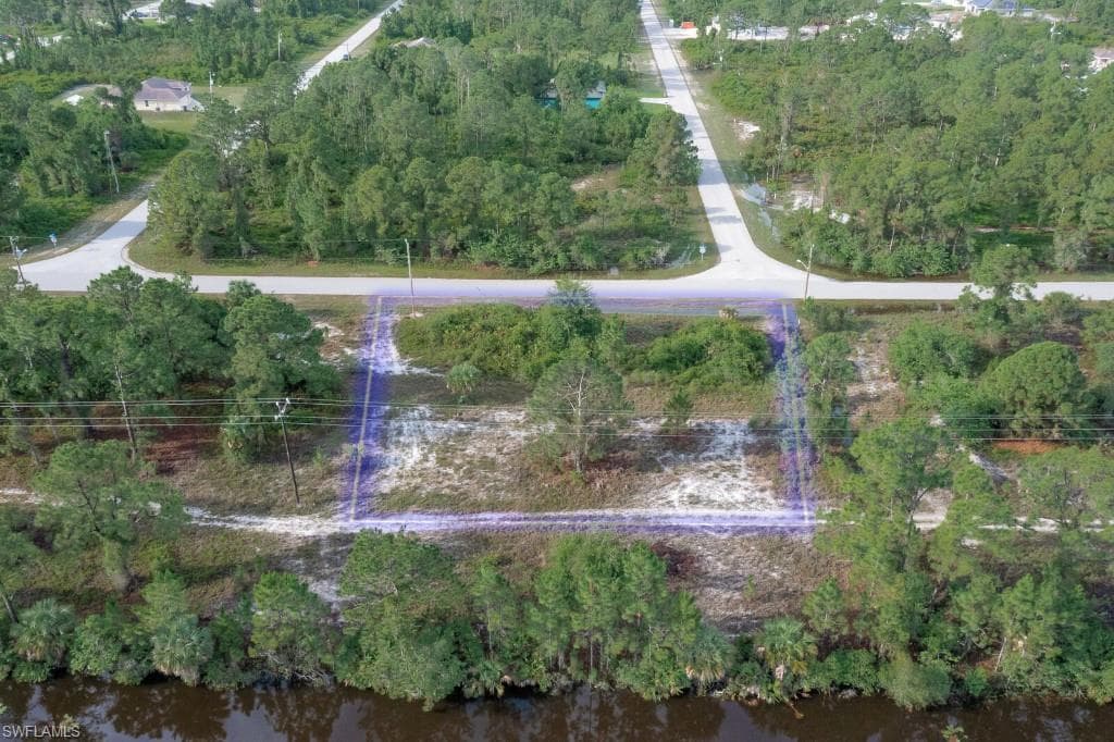1015 Gladys ST LEHIGH ACRES, FL 33974