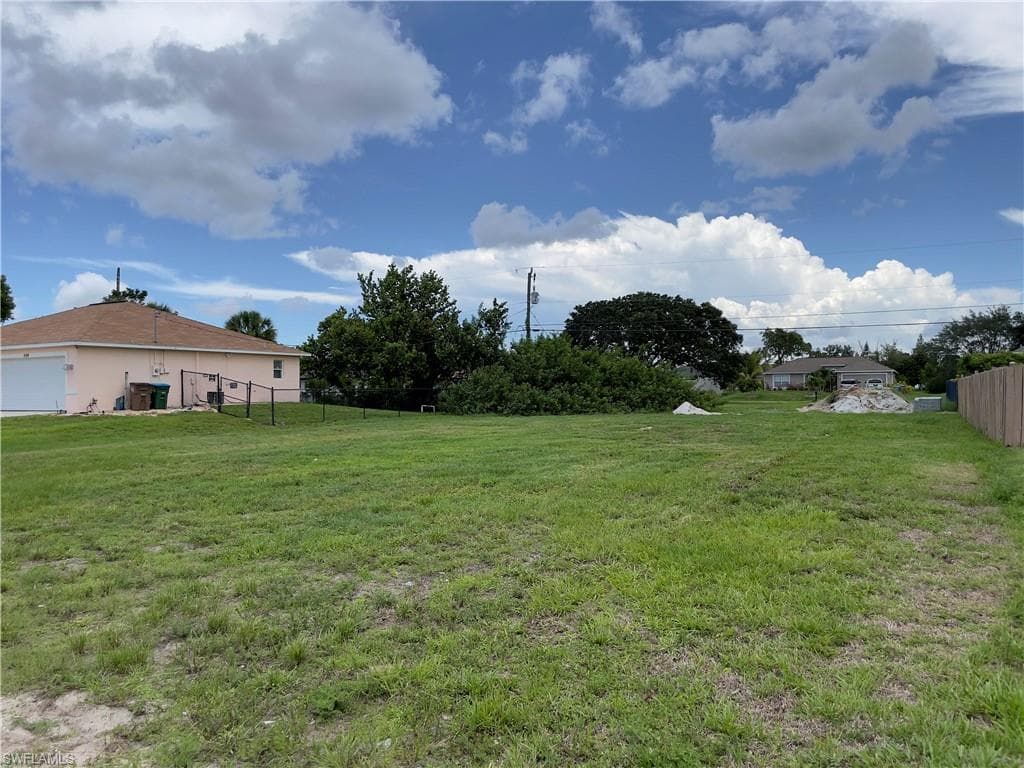 1113 NE 9th TER CAPE CORAL, FL 33909
