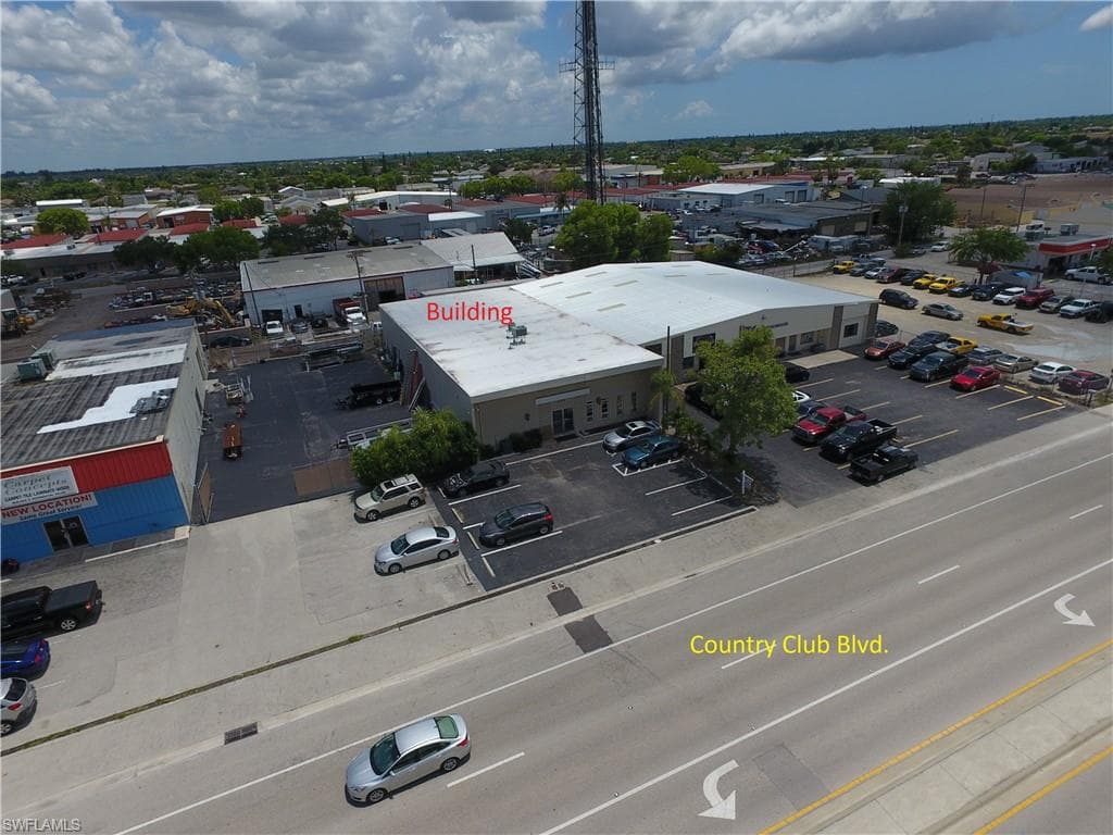 923 Country Club BLVD CAPE CORAL, FL 33990