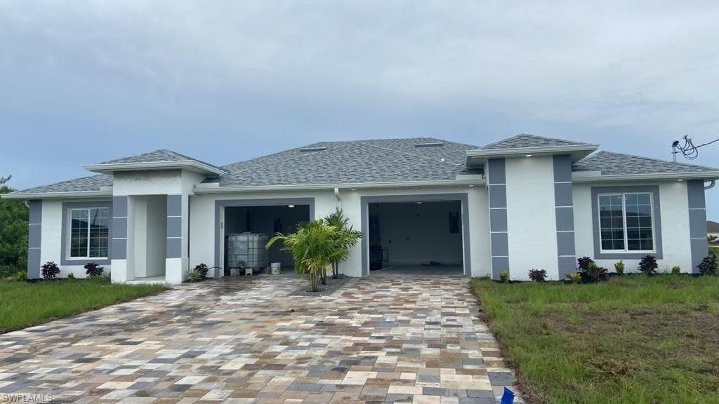 422-424 Bell BLVD S LEHIGH ACRES, FL 33974