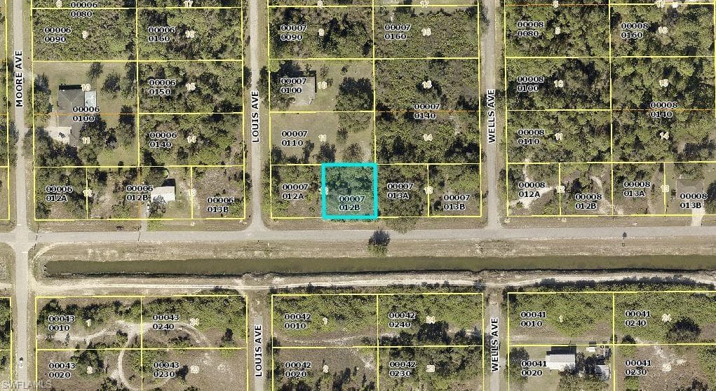 4103 E 20th ST ALVA, FL 33920