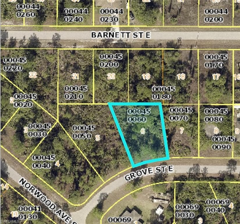 1047 Grove ST E LEHIGH ACRES, FL 33974