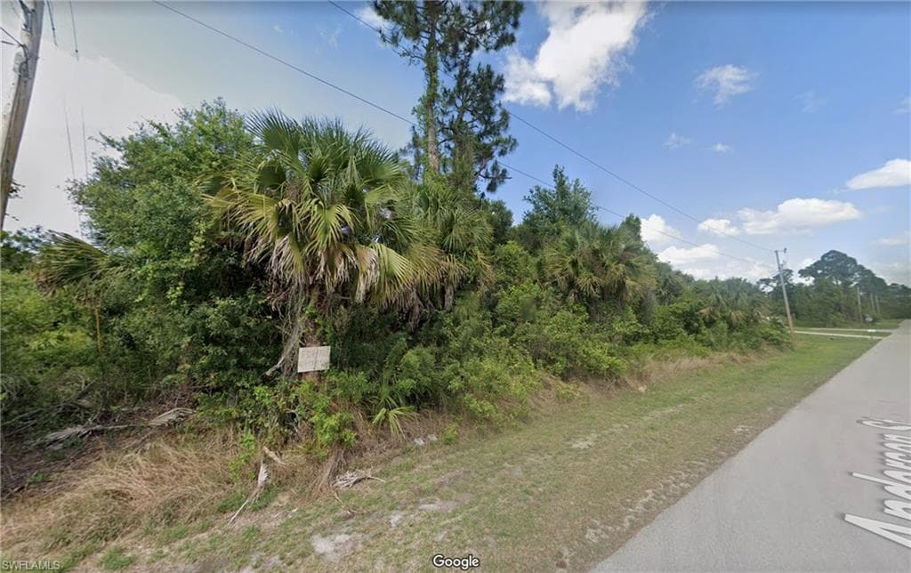 1047 Anderson ST LEHIGH ACRES, FL 33974