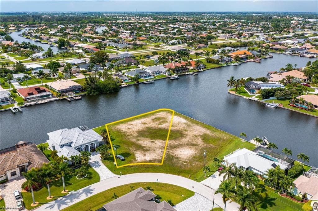 2701 SW 30th TER CAPE CORAL, FL 33914