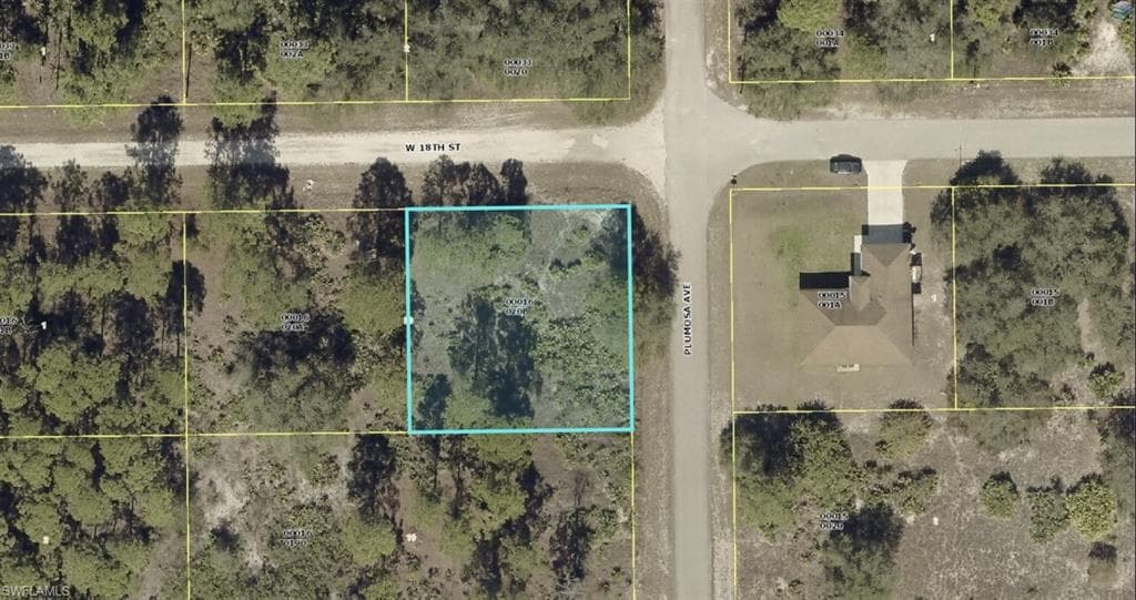 201 W 18th ST LEHIGH ACRES, FL 33972