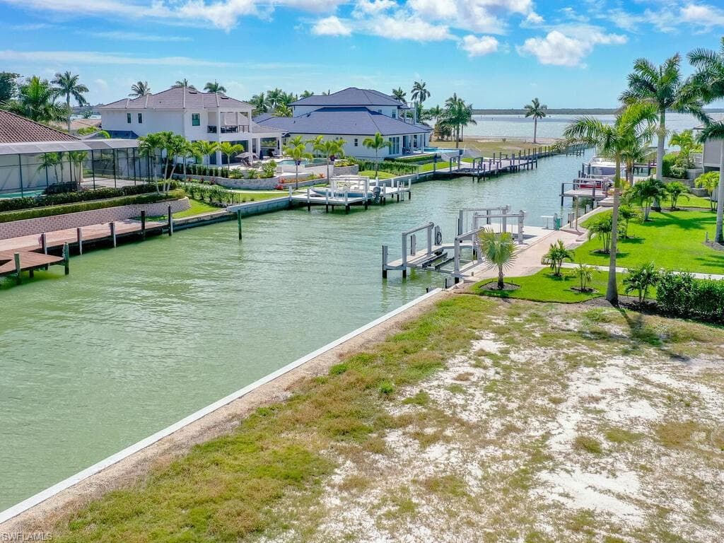 1031 Inlet DR MARCO ISLAND, FL 34145