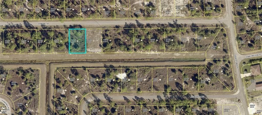 924 Danube ST LEHIGH ACRES, FL 33974