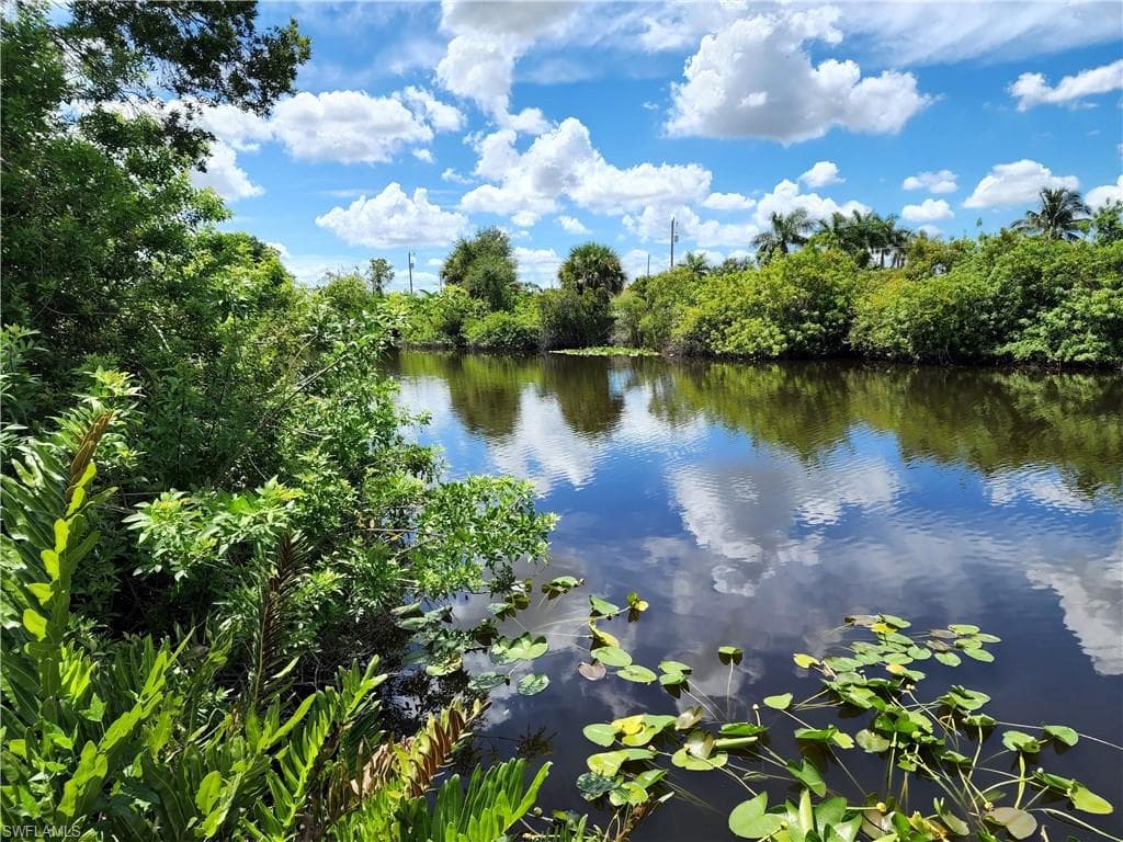 2806 NW 4th ST CAPE CORAL, FL 33993