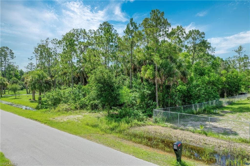 372 45th AVE NE NAPLES, FL 34120