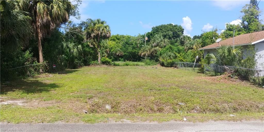 2168 Ben ST FORT MYERS, FL 33916
