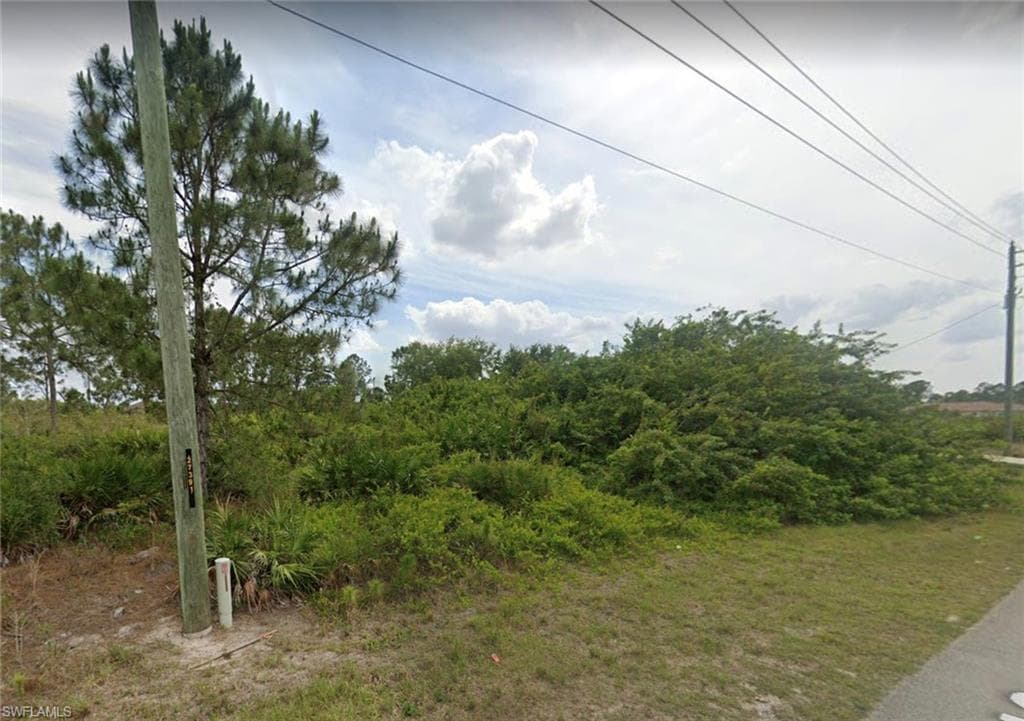 2801 42nd ST W LEHIGH ACRES, FL 33971