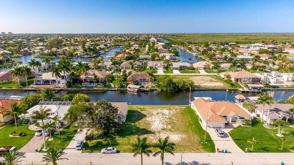 2814 SW 39th TER CAPE CORAL, FL 33914