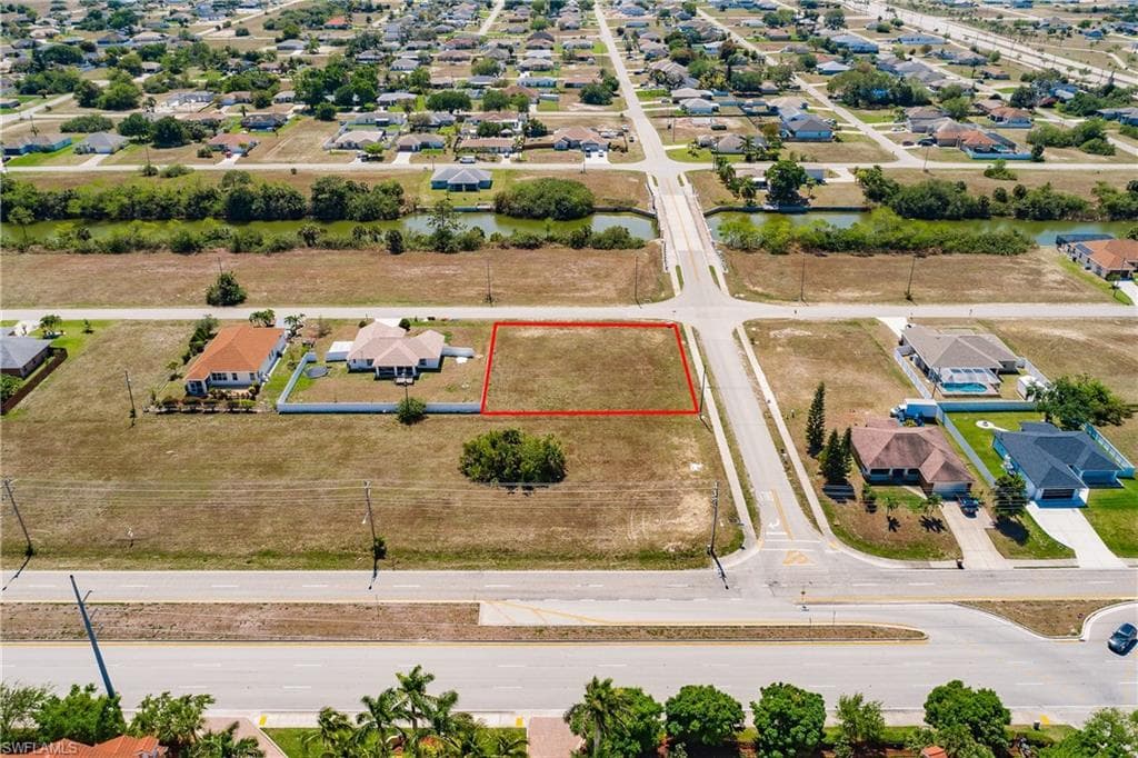 1713 NE 23rd TER CAPE CORAL, FL 33909