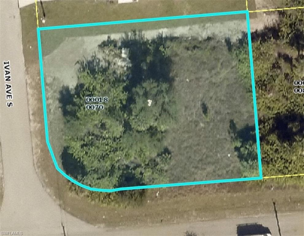 327/329 Ivan AVE S LEHIGH ACRES, FL 33973