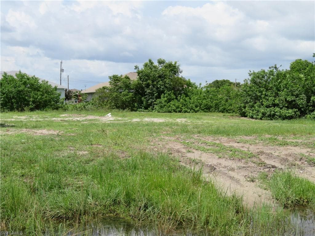 1447 SW 1st TER CAPE CORAL, FL 33991
