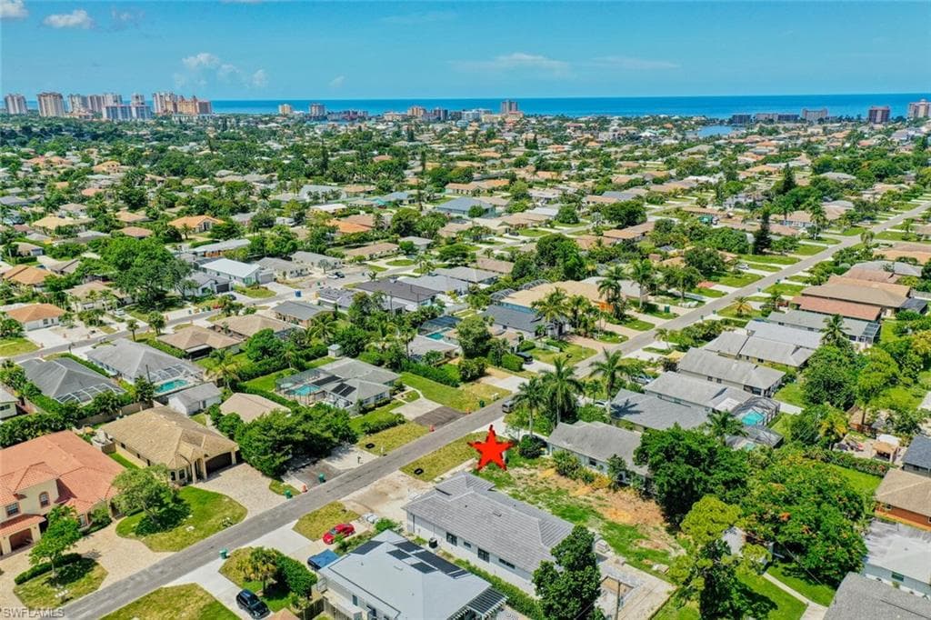 661 109th AVE N NAPLES, FL 34108