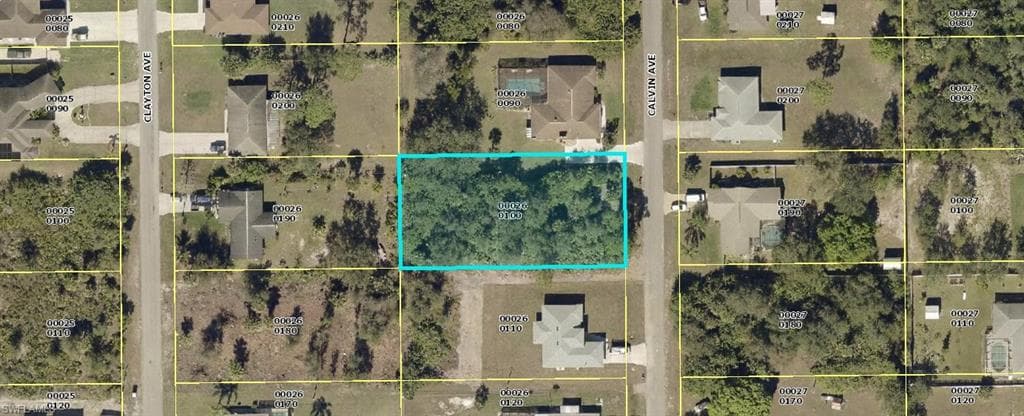 609 Calvin AVE LEHIGH ACRES, FL 33972