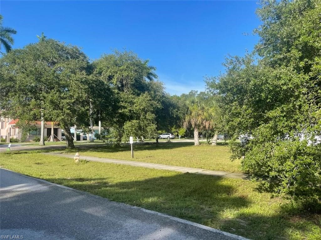 1439 Winkler AVE FORT MYERS, FL 33901