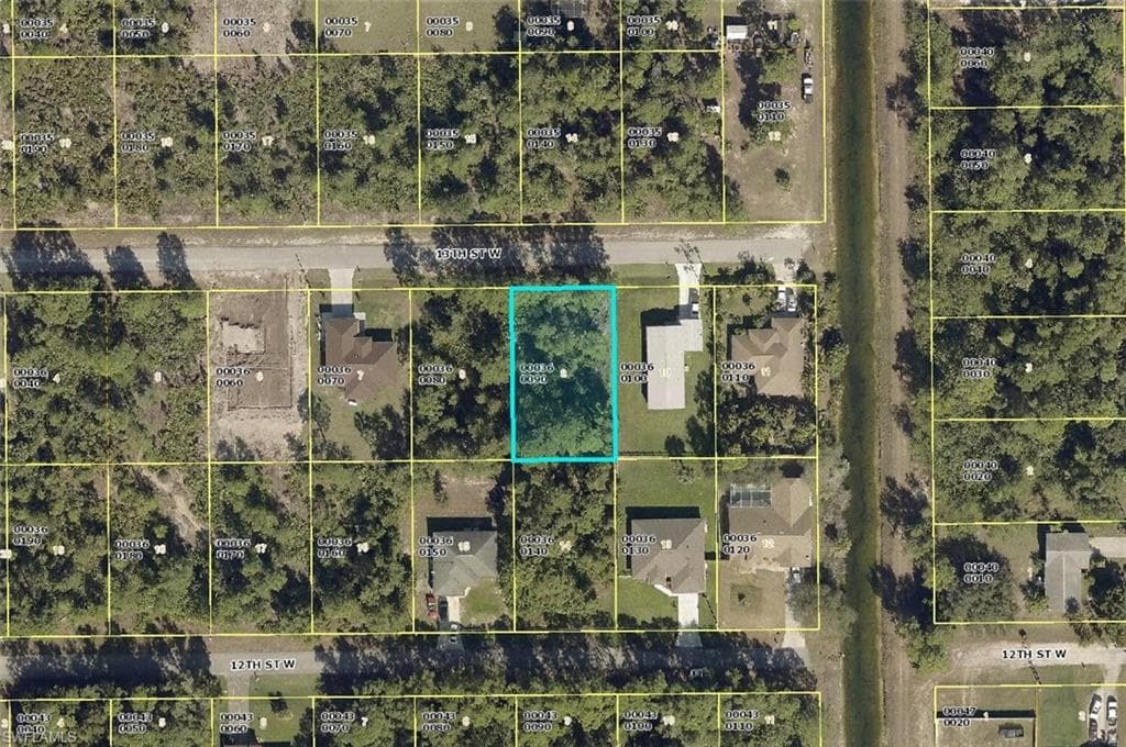 2805 13th ST W LEHIGH ACRES, FL 33971