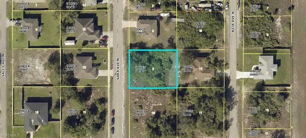 902 Sara AVE N LEHIGH ACRES, FL 33971