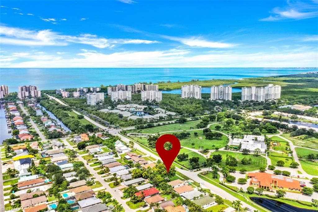 556 111th AVE N NAPLES, FL 34108