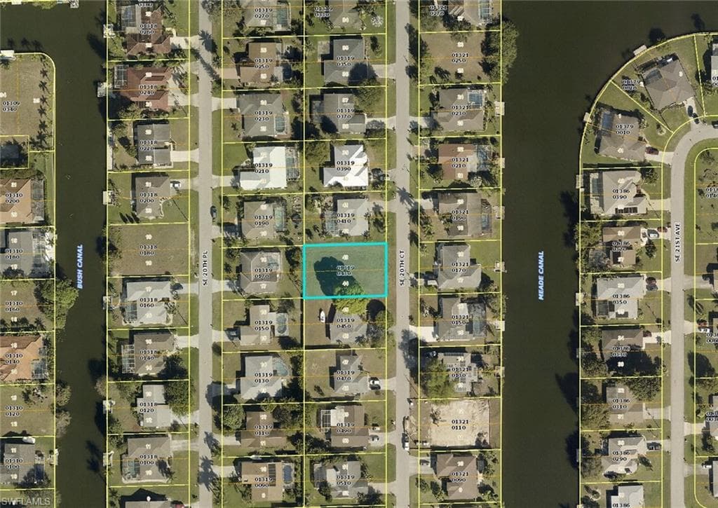 526 20th CT CAPE CORAL, FL 33990