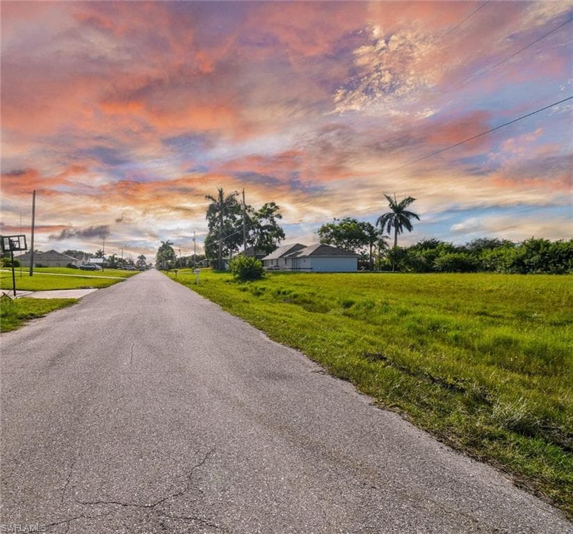2850 4th ST CAPE CORAL, FL 33993