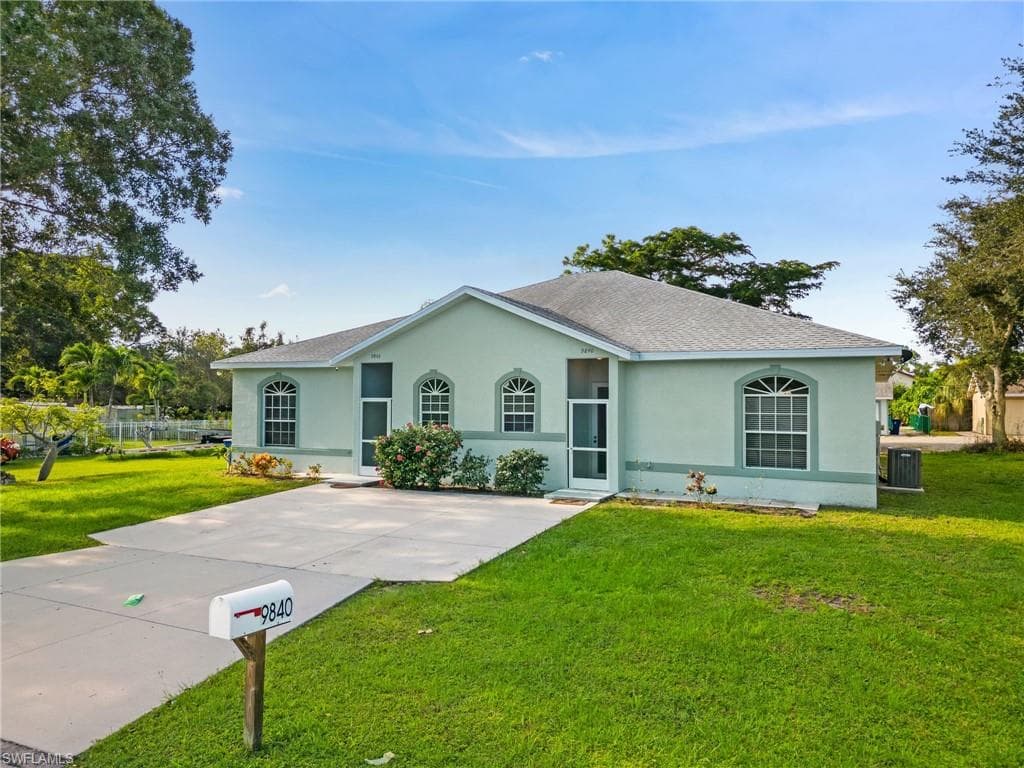 9840-9842 Carolina ST BONITA SPRINGS, FL 34135