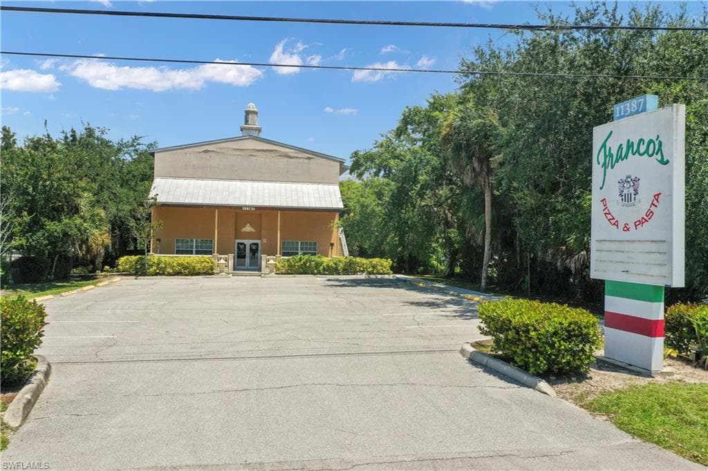 11387 Tamiami TRL E NAPLES, FL 34113