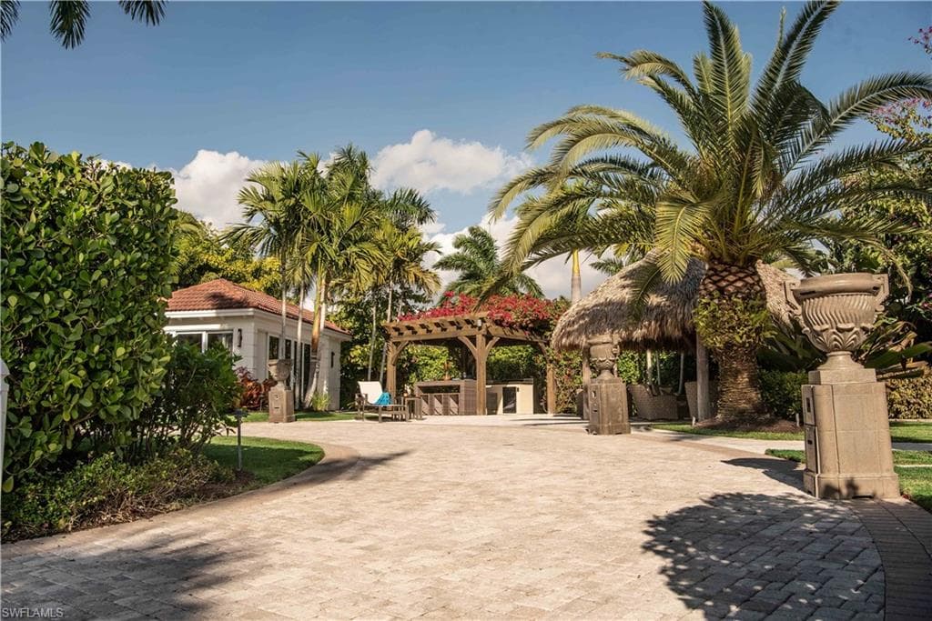 13614 Snapper LN NAPLES, FL 34114