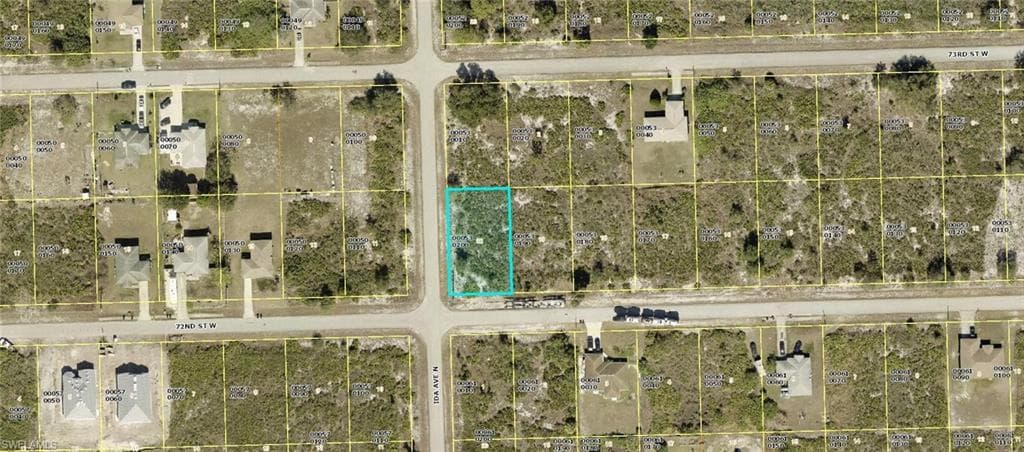 2718 72nd ST W LEHIGH ACRES, FL 33971